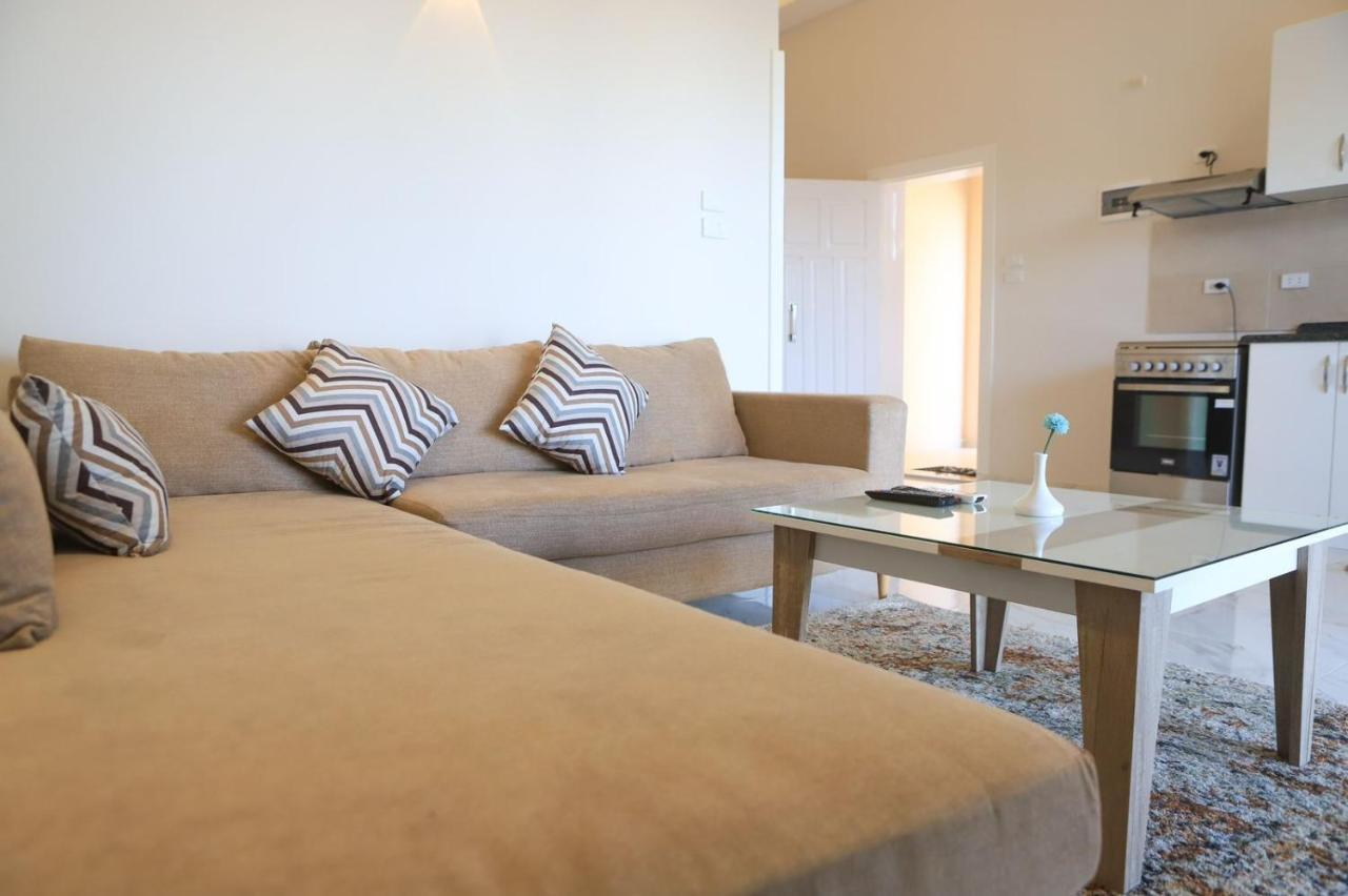Royal Nile Villas - Pool View Apartment 2 樂蜀 外观 照片