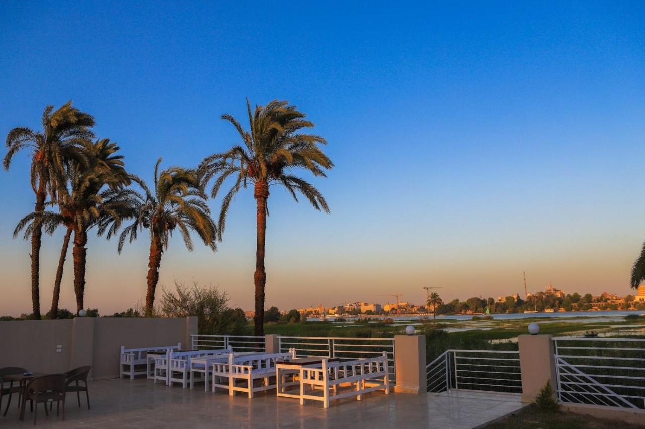 Royal Nile Villas - Pool View Apartment 2 樂蜀 外观 照片